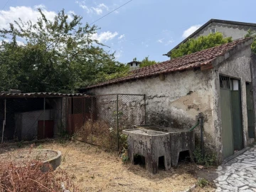 Moradia T2 para Venda em Mujães