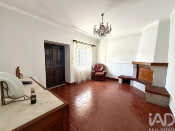 Moradia T2 para Venda em Mujães