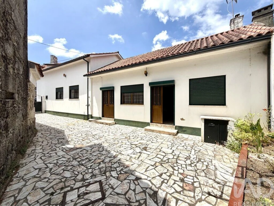 Moradia T2 para Venda em Mujães Foto 2