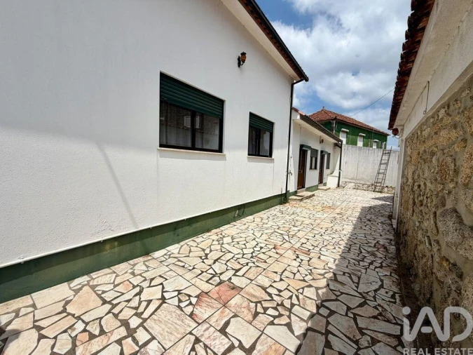 Moradia T2 para Venda em Mujães Foto 3