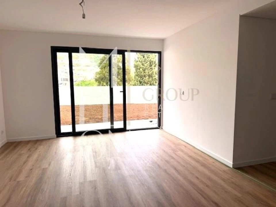 Moradia T3 para Venda em Caniço Foto 8