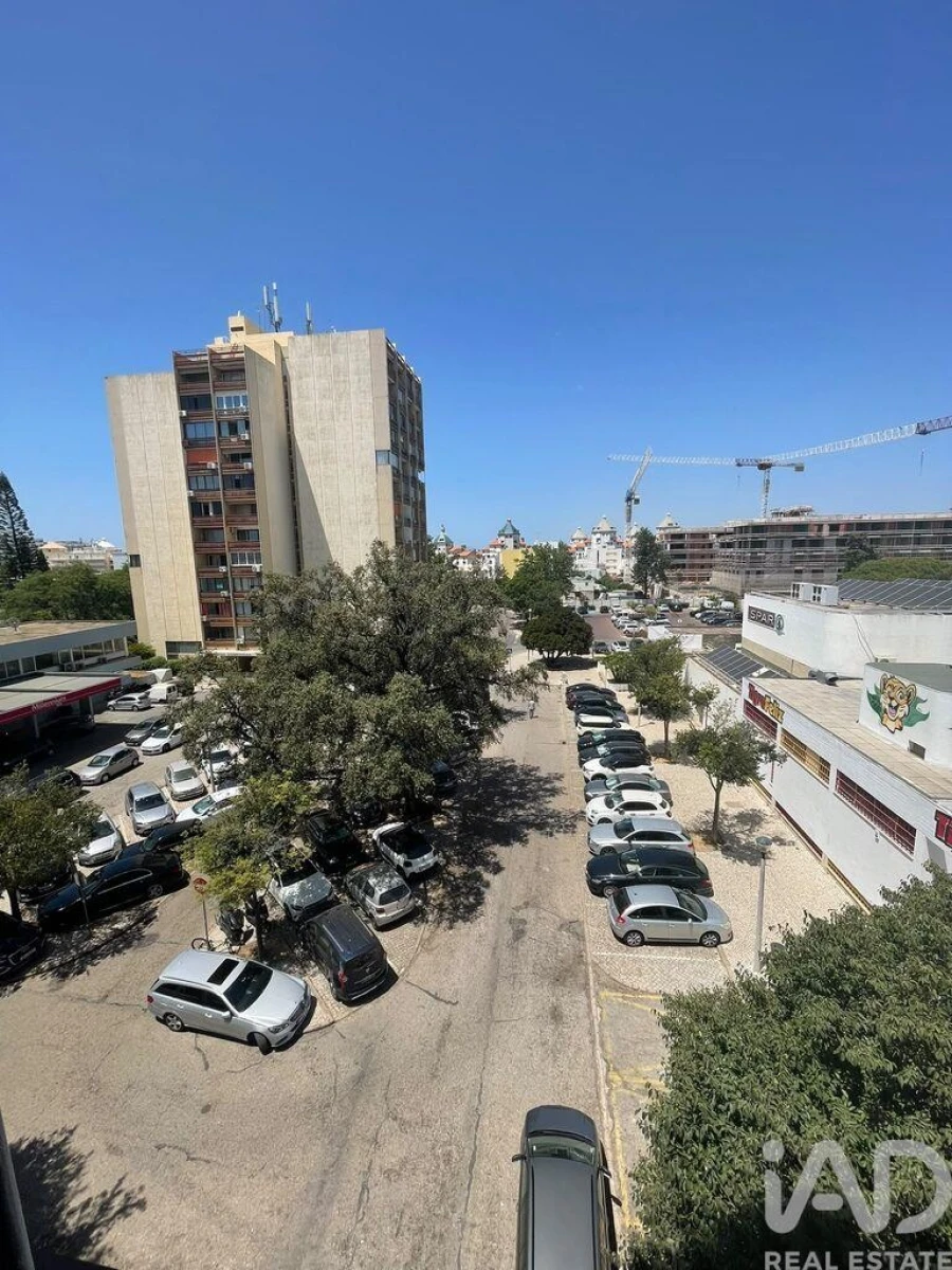 Apartamento para Venda em Quarteira Foto 15