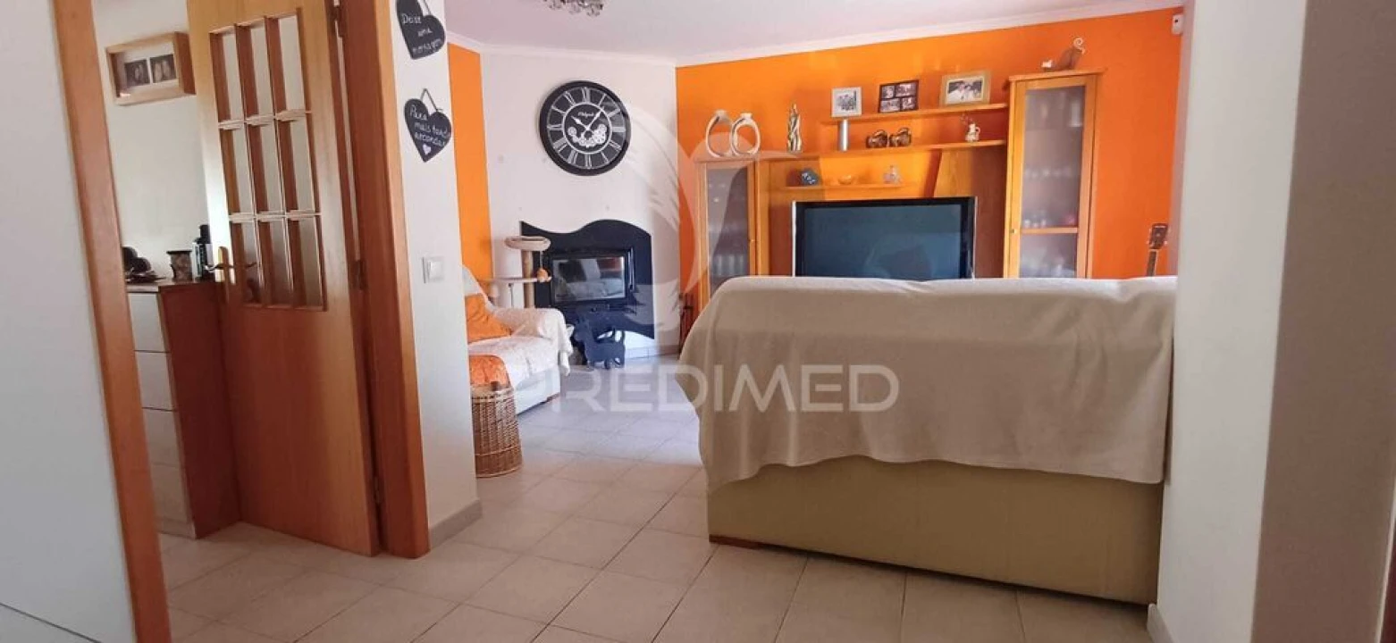 Moradia T4 para Venda em Estômbar e Parchal Foto 4