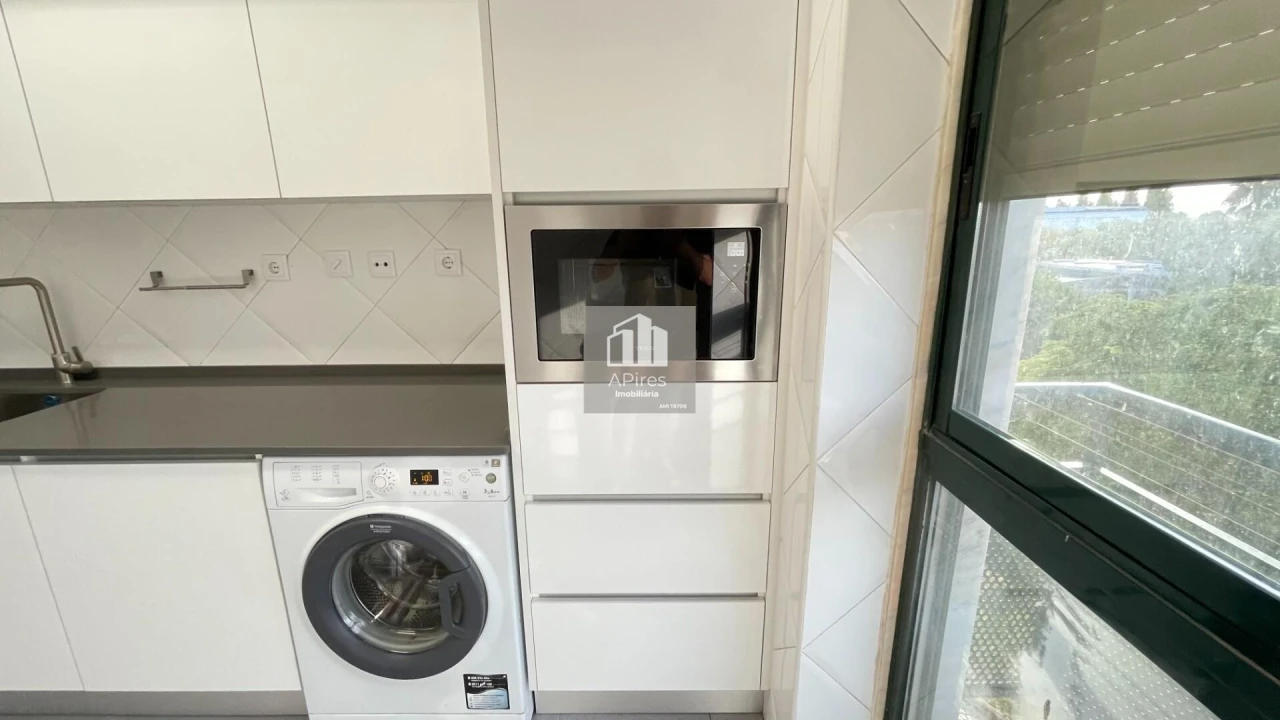 Apartamento T2 para Venda em Caparica e Trafaria Foto 5
