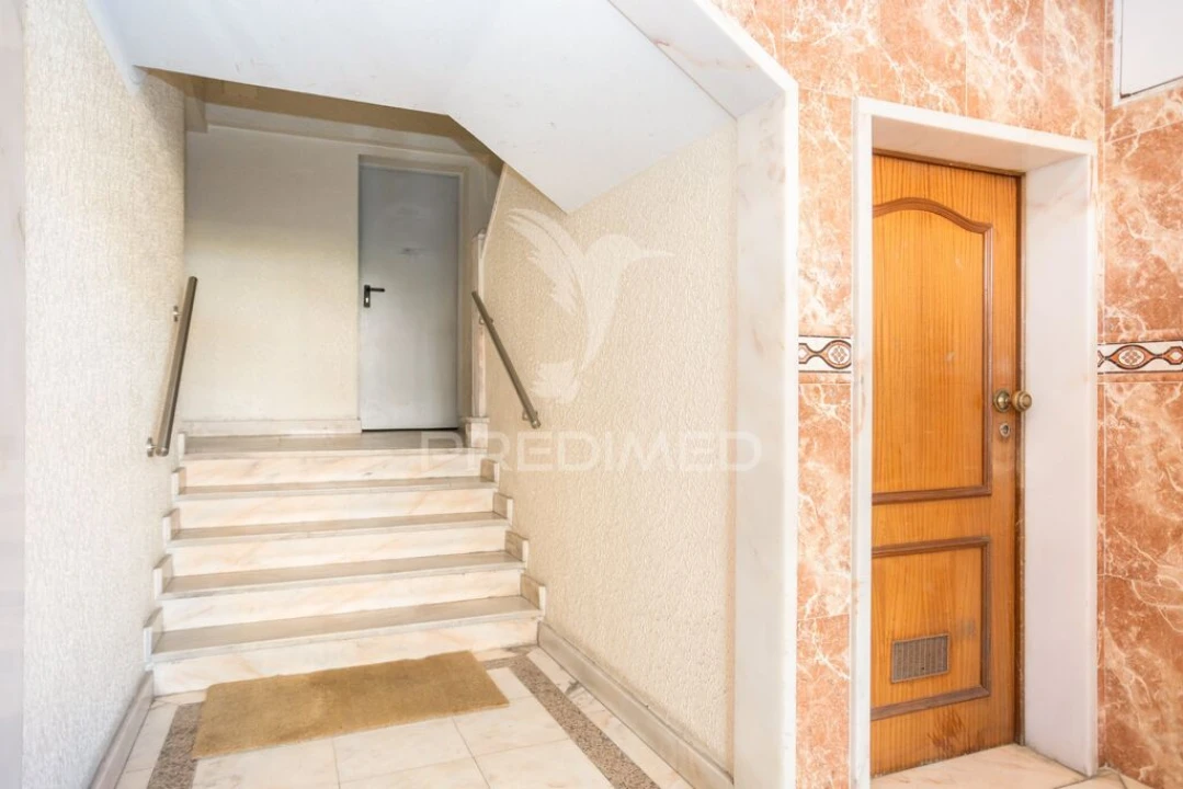 Apartamento T2 para Venda em Corroios Foto 18