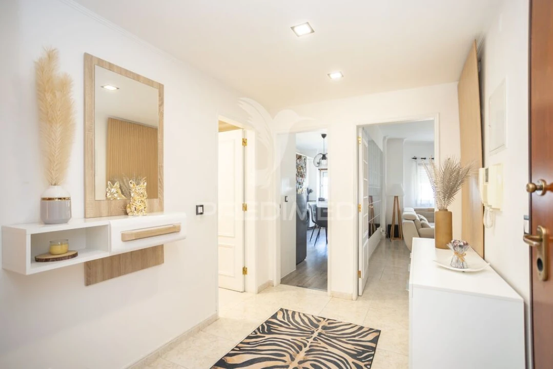 Apartamento T2 para Venda em Corroios Foto 17