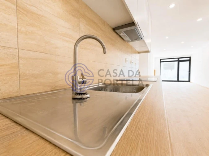Apartamento T3 para Venda em Campanhã Foto 3