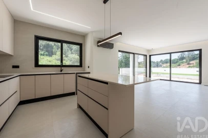 Moradia T4 para Venda em Alvorninha