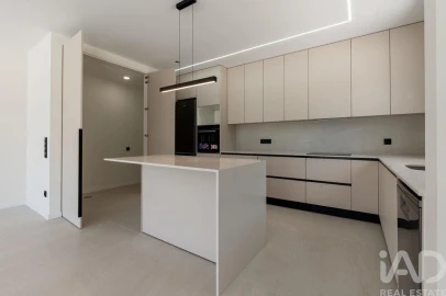 Moradia T4 para Venda em Alvorninha