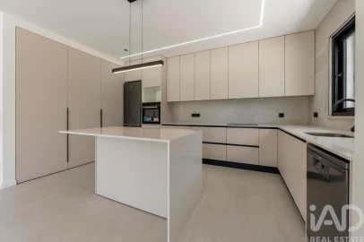 Moradia T4 para Venda em Alvorninha
