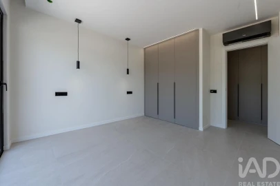 Moradia T4 para Venda em Alvorninha