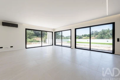Moradia T4 para Venda em Alvorninha