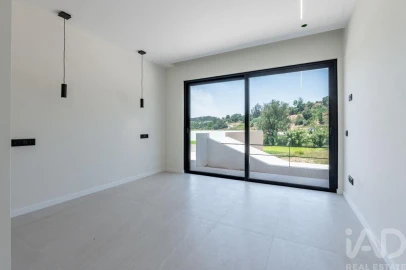 Moradia T4 para Venda em Alvorninha