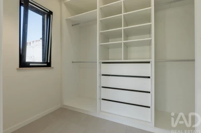 Moradia T4 para Venda em Alvorninha