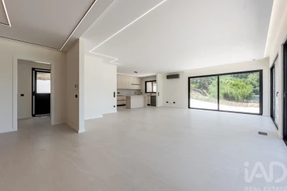 Moradia T4 para Venda em Alvorninha