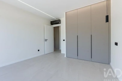 Moradia T4 para Venda em Alvorninha