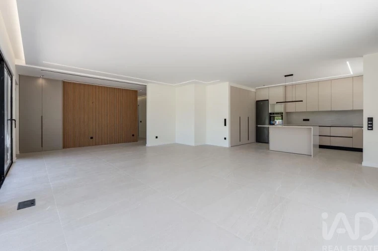 Moradia T4 para Venda em Alvorninha Foto 10
