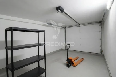 Armazém para Venda em Pechão