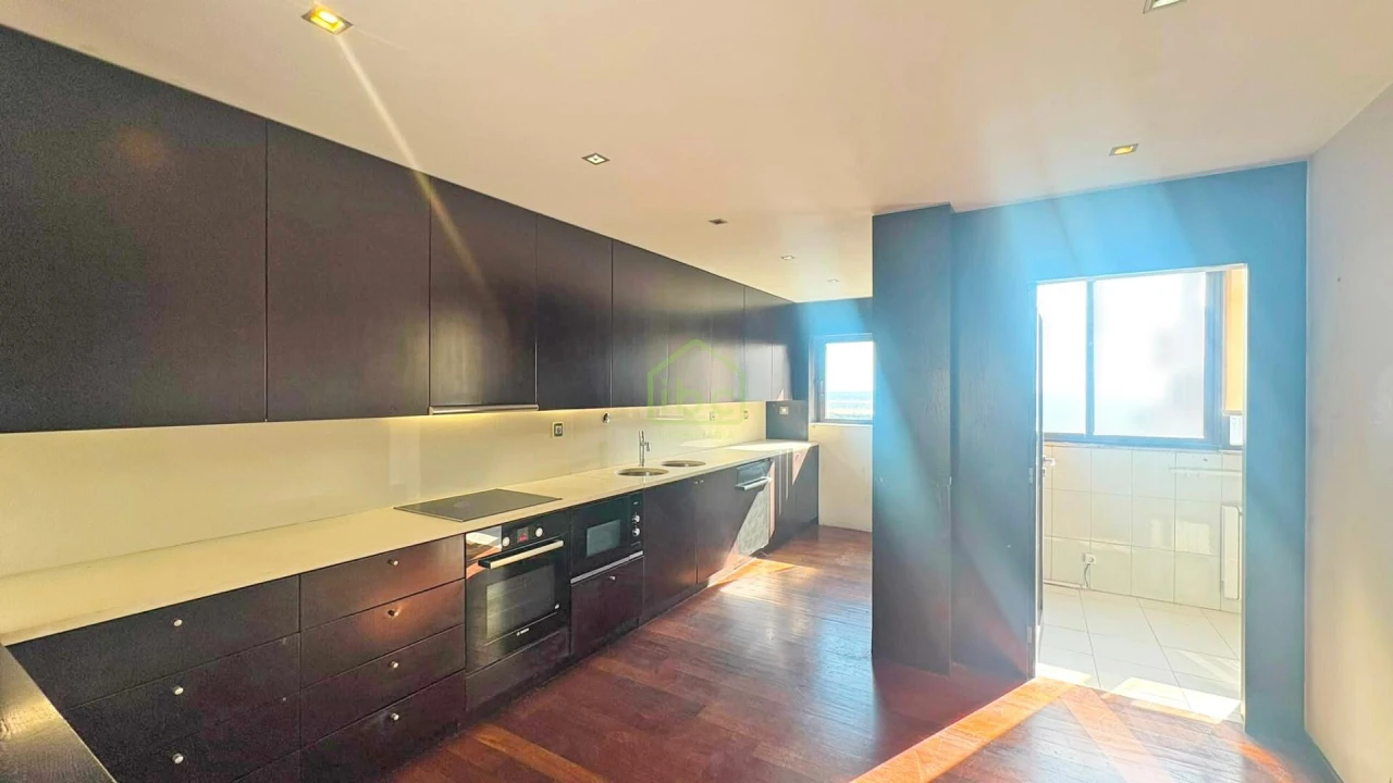 Apartamento T3 para Venda em Póvoa de Varzim, Beiriz e Argivai Foto 1