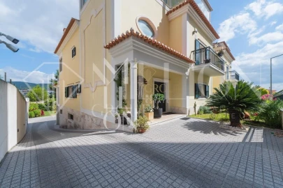 Moradia T5 para Venda em Póvoa de Santa Iria e Forte da Casa