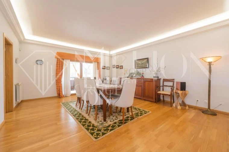 Moradia T5 para Venda em Póvoa de Santa Iria e Forte da Casa Foto 6