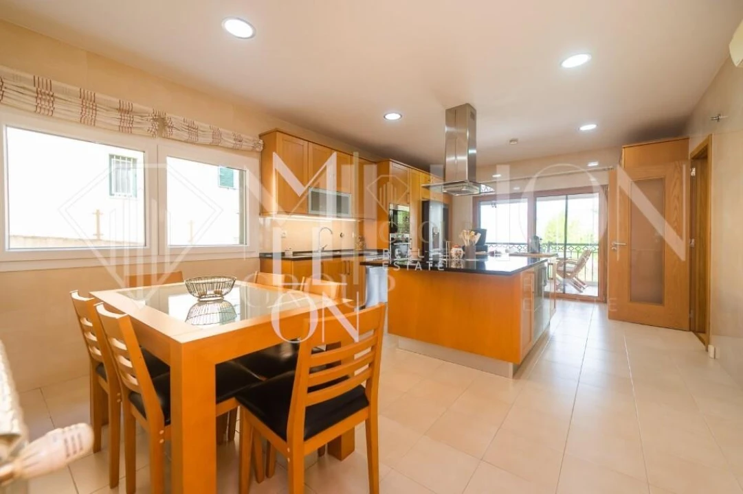 Moradia T5 para Venda em Póvoa de Santa Iria e Forte da Casa Foto 12