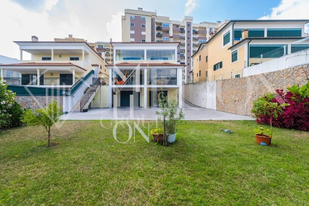 Moradia T5 para Venda em Póvoa de Santa Iria e Forte da Casa Foto 60
