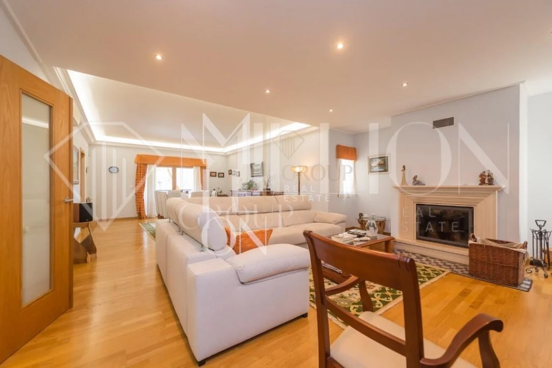 Moradia T5 para Venda em Póvoa de Santa Iria e Forte da Casa Foto 4