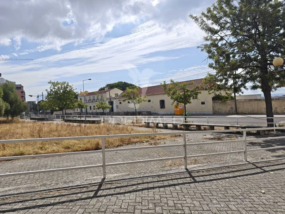Apartamento T1 para Venda em Caparica e Trafaria Foto 17
