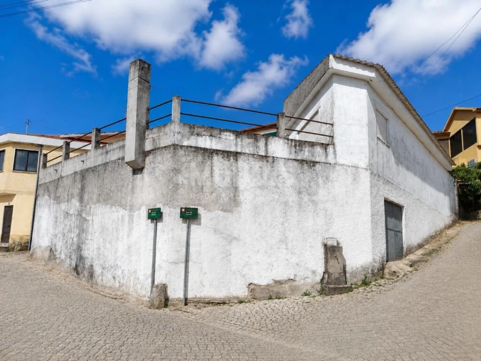 Moradia T4 para Venda em Tinhela e Alvarelhos Foto 1