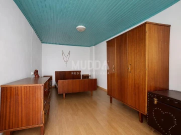 Moradia T4 para Venda em Tinhela e Alvarelhos