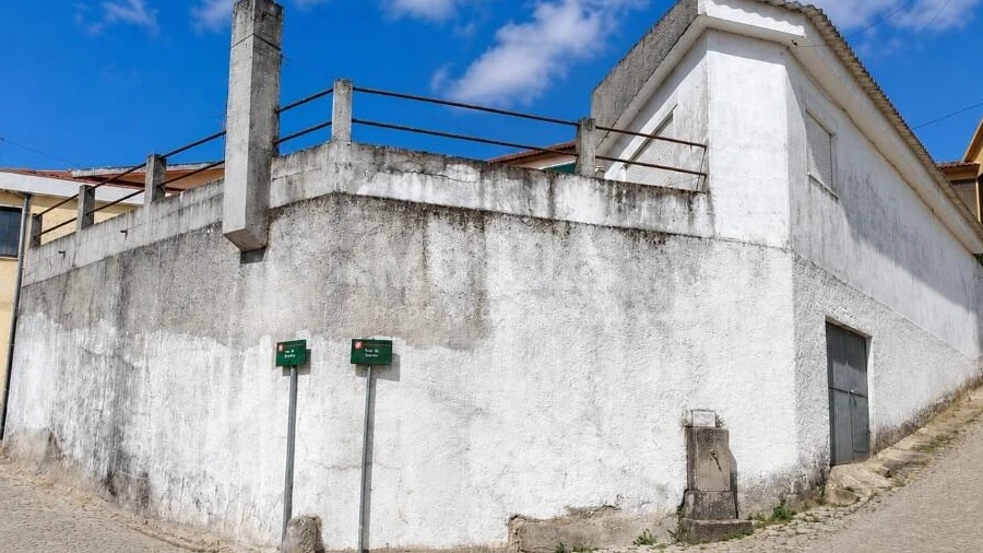 Moradia T4 para Venda em Tinhela e Alvarelhos