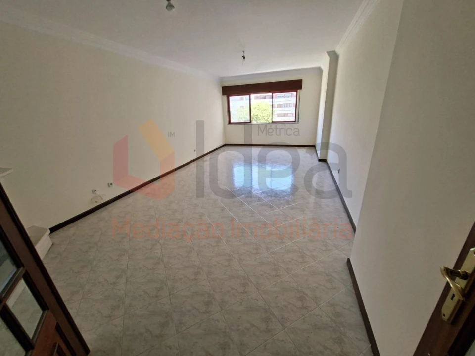 Apartamento T2 para Venda em Algueirão-Mem Martins Foto 8