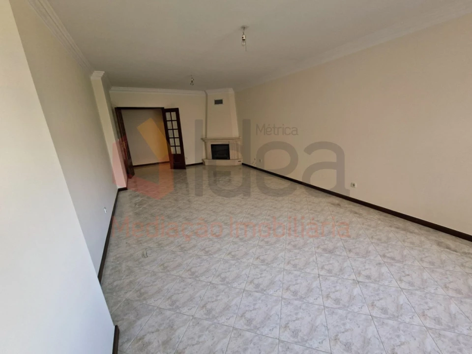 Apartamento T2 para Venda em Algueirão-Mem Martins Foto 10