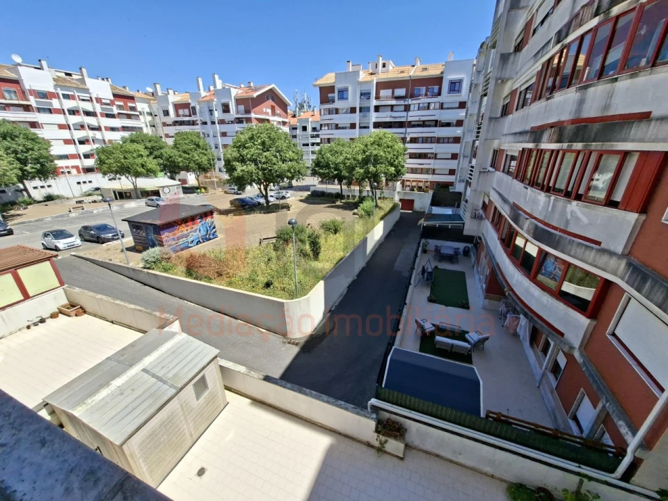 Apartamento T2 para Venda em Algueirão-Mem Martins Foto 9