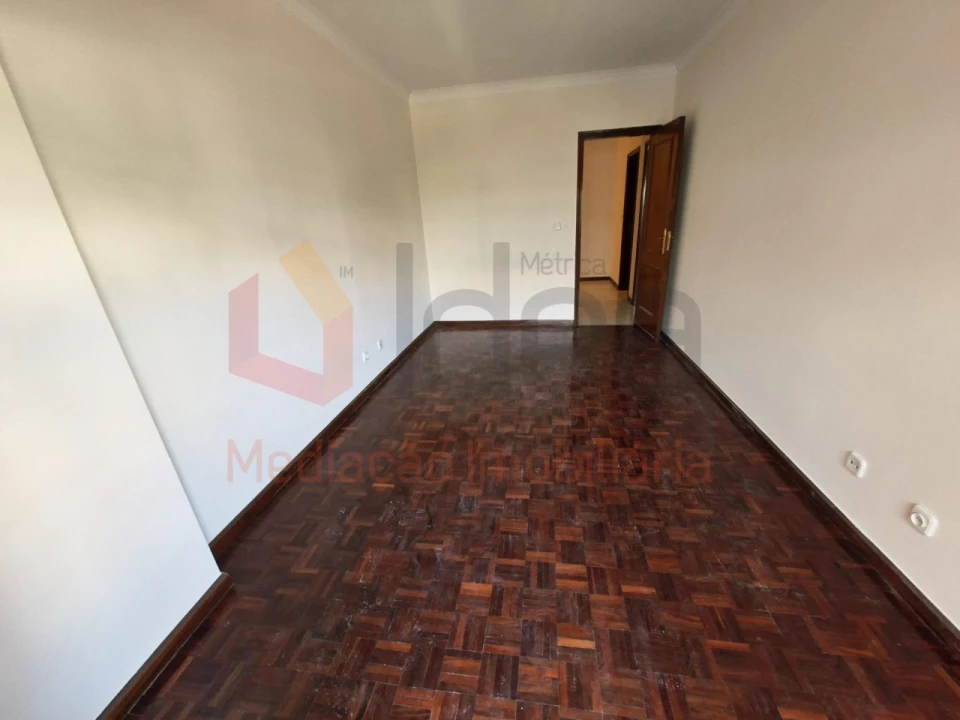 Apartamento T2 para Venda em Algueirão-Mem Martins Foto 11