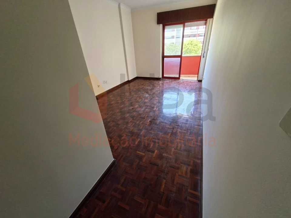 Apartamento T2 para Venda em Algueirão-Mem Martins Foto 13
