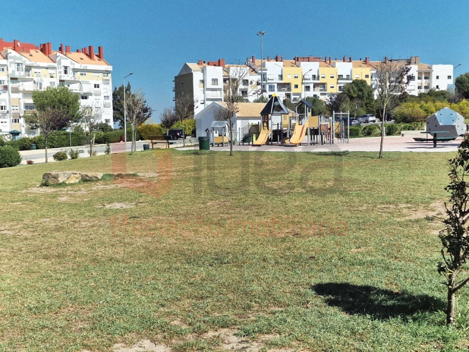 Apartamento T2 para Venda em Algueirão-Mem Martins Foto 26