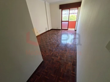 Apartamento T2 para Venda em Algueirão-Mem Martins