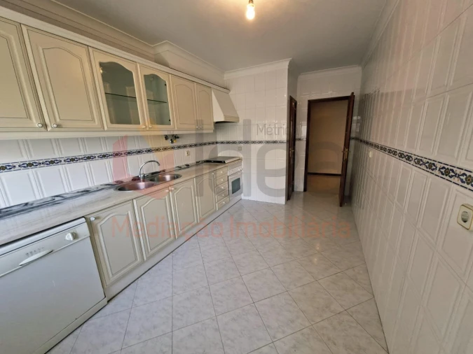 Apartamento T2 para Venda em Algueirão-Mem Martins Foto 3