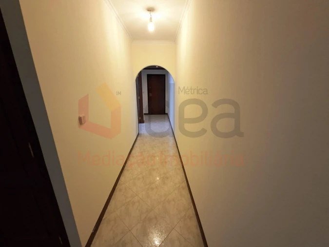 Apartamento T2 para Venda em Algueirão-Mem Martins Foto 4