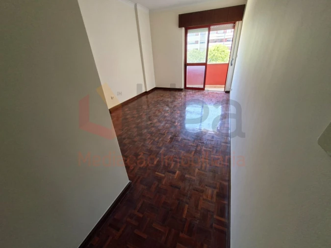 Apartamento T2 para Venda em Algueirão-Mem Martins Foto 13