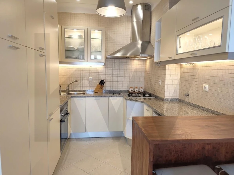 Apartamento T1 para Arrendamento em Lumiar Foto 4