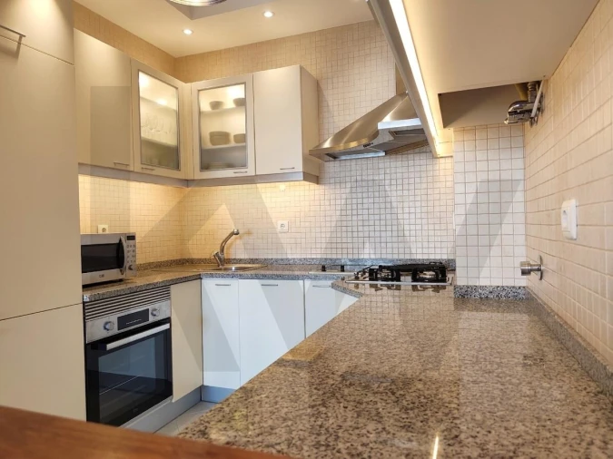 Apartamento T1 para Arrendamento em Lumiar Foto 5