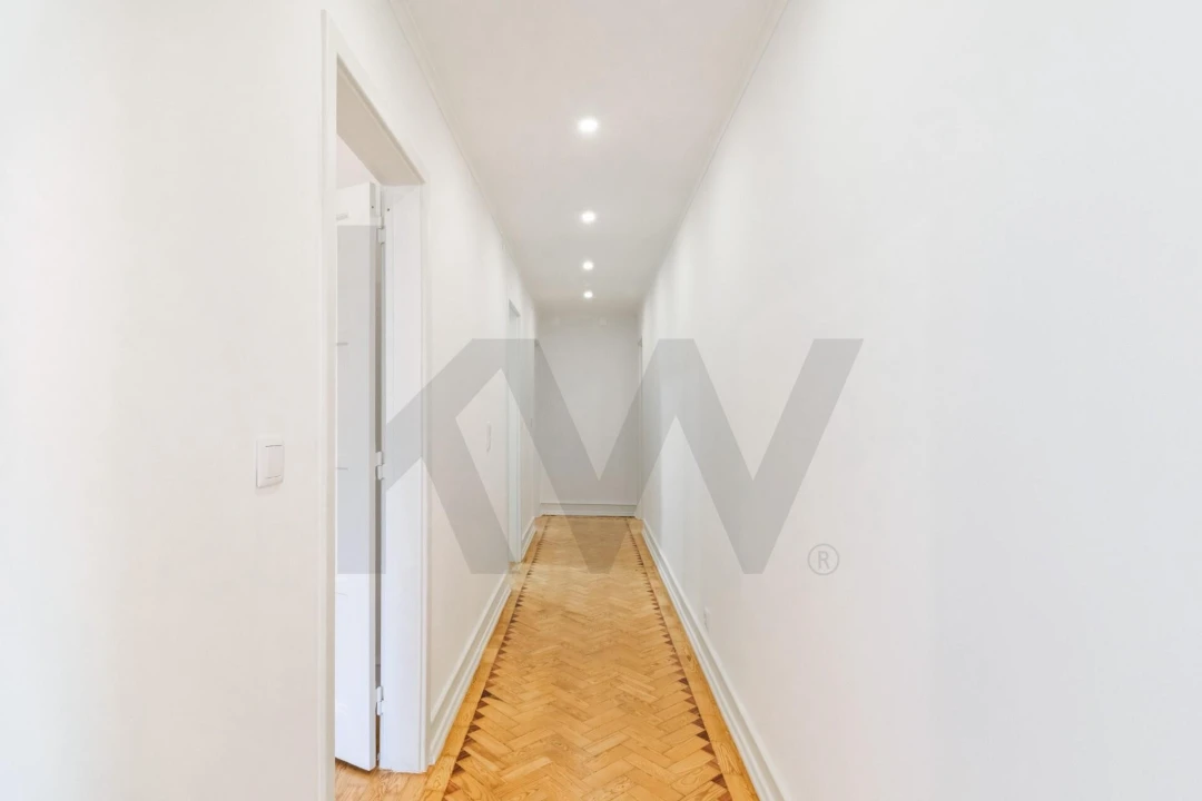 Apartamento T4 para Arrendamento em Avenidas Novas Foto 3