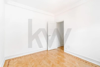 Apartamento T4 para Arrendamento em Avenidas Novas