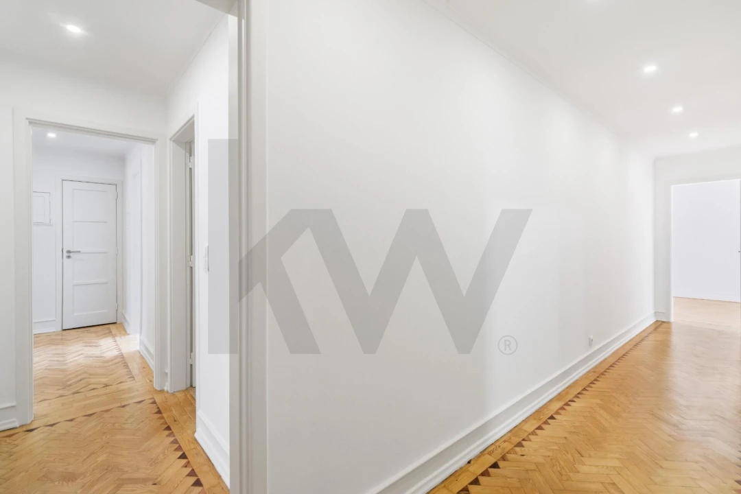 Apartamento T4 para Arrendamento em Avenidas Novas Foto 9