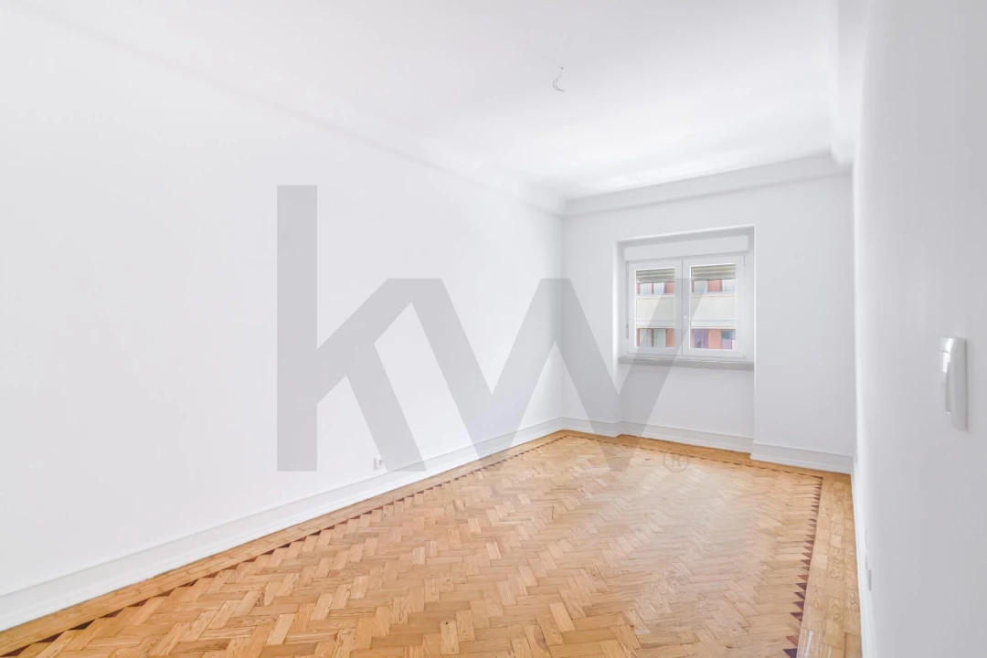 Apartamento T4 para Arrendamento em Avenidas Novas Foto 7