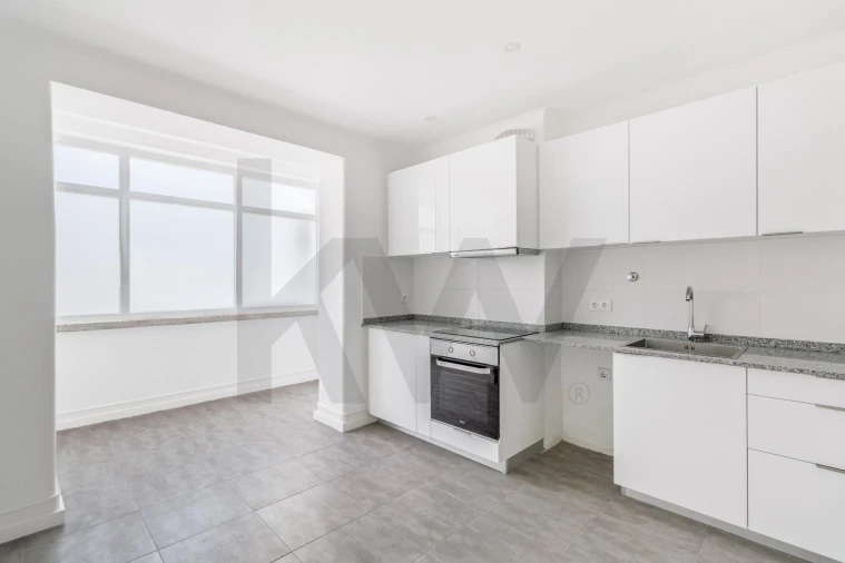 Apartamento T4 para Arrendamento em Avenidas Novas Foto 19