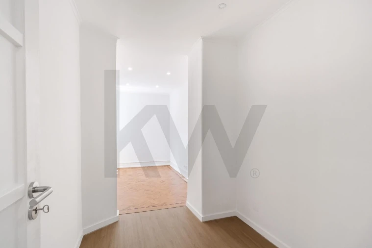 Apartamento T4 para Arrendamento em Avenidas Novas Foto 17